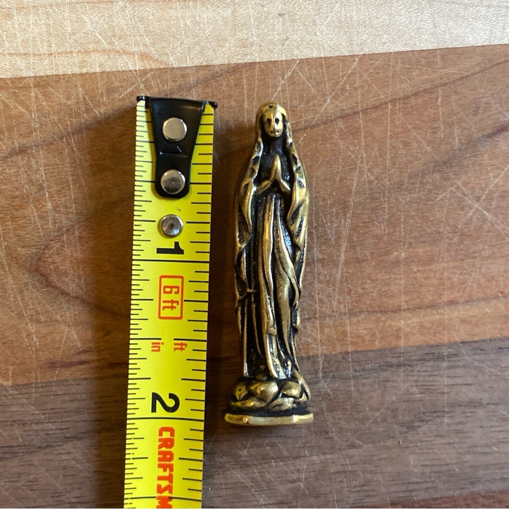 2” Small Vintage Style Brass Figurine of the Virgin Mary with Key Chain Loop - Picture 9 of 9